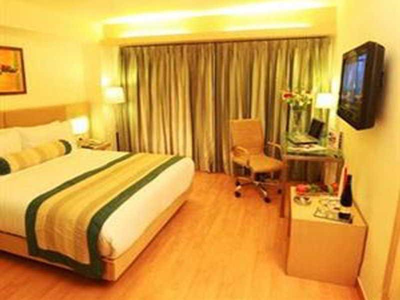 אמריצר Comfort Inn Gsk מראה חיצוני תמונה